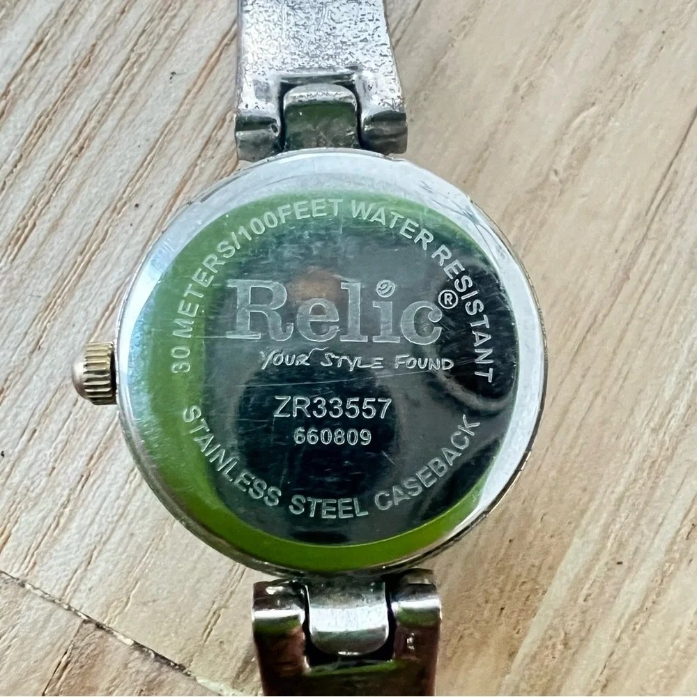 Relic ladies vintage style two tone dress watch NEW BATTERY